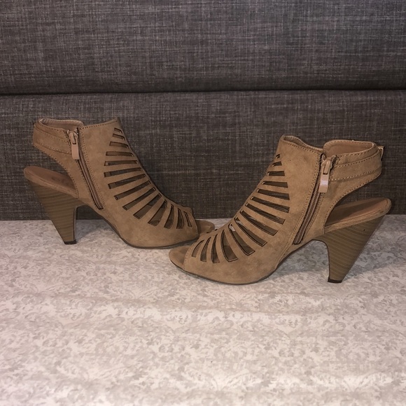 LAST CHANCE! Rue21 etc! Heels, Size L 8/9 - Picture 5 of 9